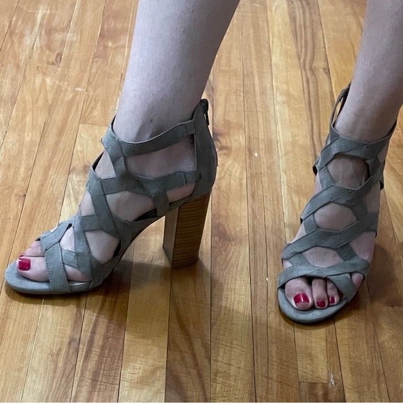Block Heel Sandal - Picture 4 of 8